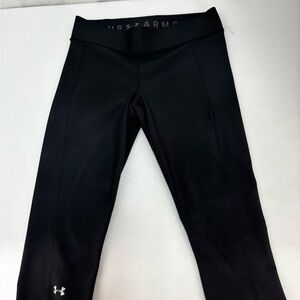 Under Armour HeatGear Black Capri Leggings Small Compression Crop‎